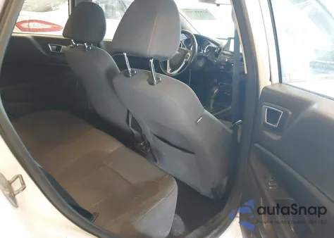 2014 Ford Fiesta Se z USA, uszkodzony, nr VIN 3FADP4BJ8EM218353